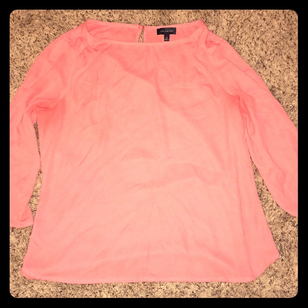 The limited size M 3/4 length sleeve blouse